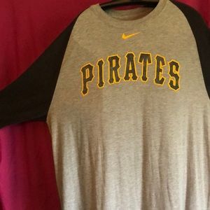3/4 sleeve Nike Pirates Tshirt